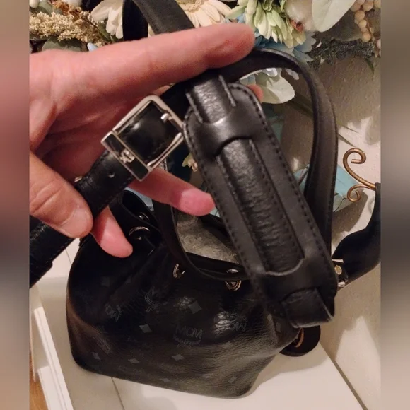 SOLD SOLD SOLD SOLD SOLD SOLD SOLD MCM Bucket Bag EUC - Picture 5 of 10